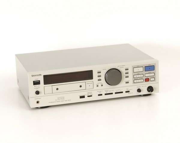 Panasonic SV-3700 DAT recorder
