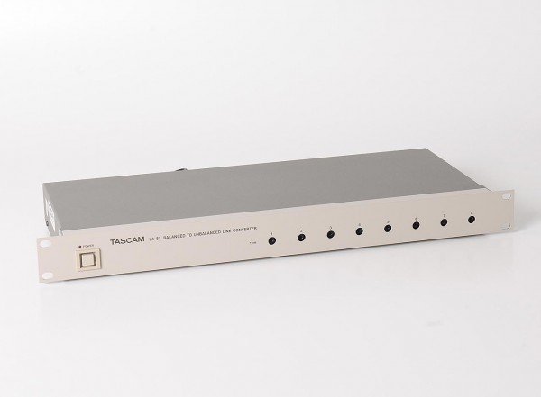 Tascam LA-81 de-balancing amplifier