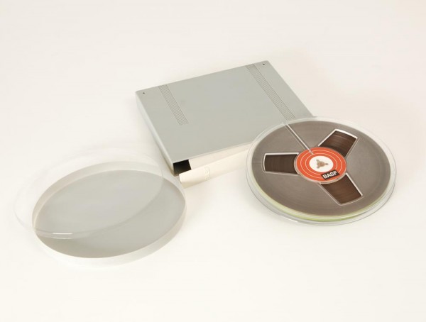 BASF 18er DIN Tonbandspule Kunststoff mit Band + Archivbox