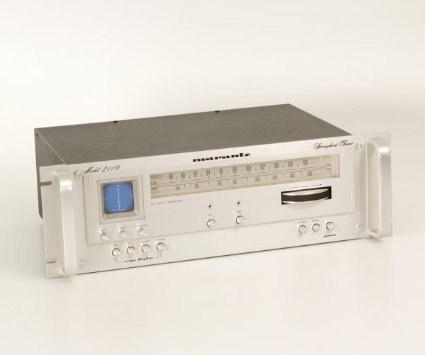 Marantz 2110 with 19-inch pages