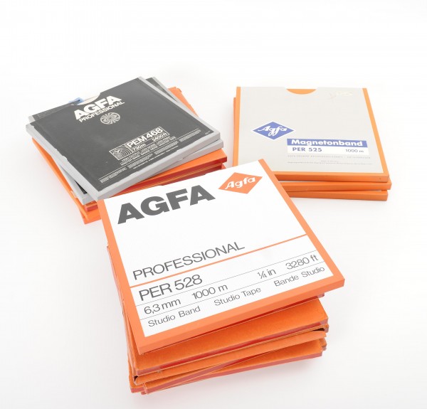 Convolute Nr.101: Agfa open reel tapes mit AEG Kern 18 Stück