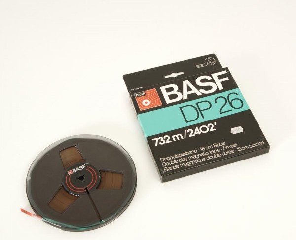BASF DP26 732m 18er DIN Tonbandspule Kunstoff mit Band