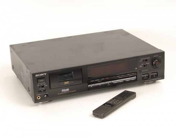 Sony DTC-690