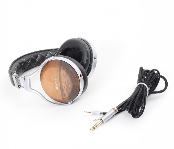 Denon AH-D7200 headphones