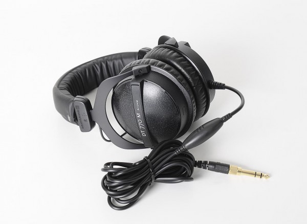 Beyerdynamic DT 770 M headphones