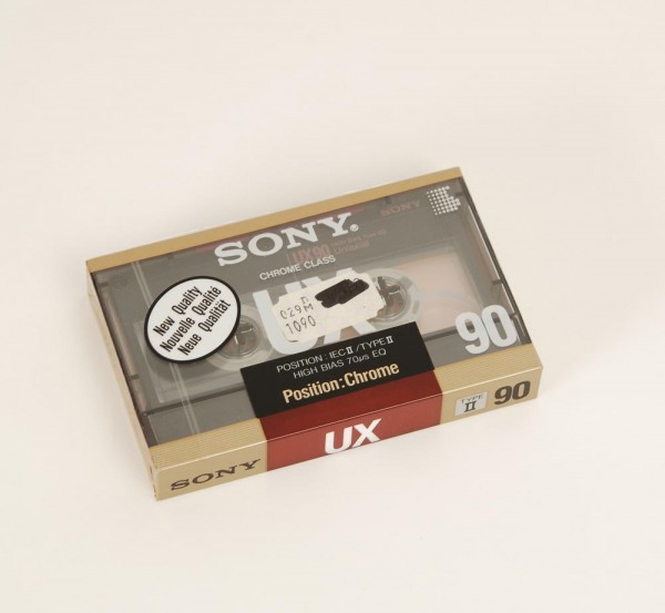 Sony UX90 NEU!