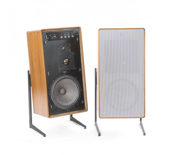 Braun LV1020 active walnut with stands