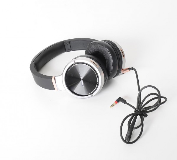 Pioneer SE-MHR 5 headphones