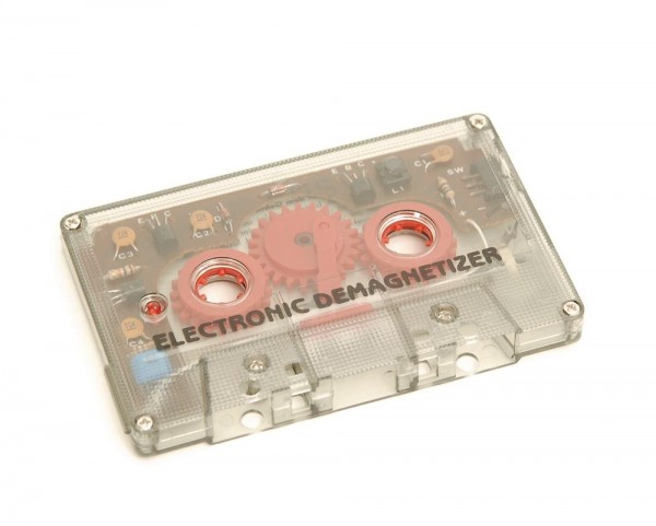 Deja demagnetizing cassette