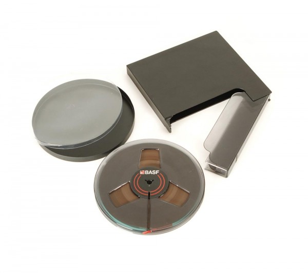 BASF 18er DIN Tonbandspule Kunststoff mit Band + Archivbox rauchglas