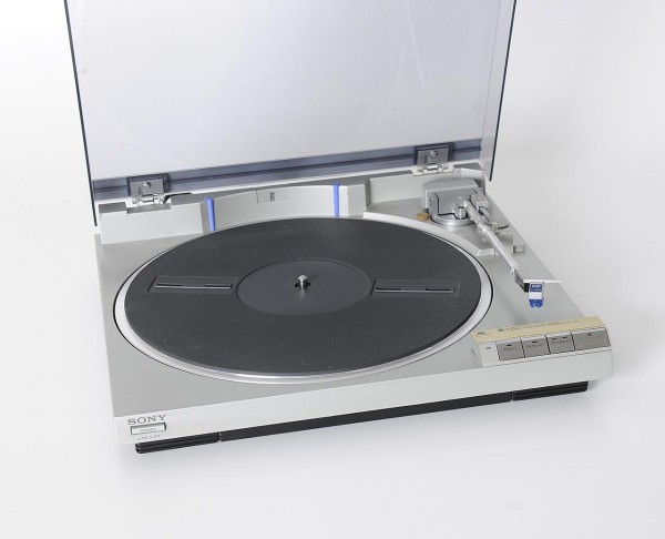 Sony PS-LX7 turntable