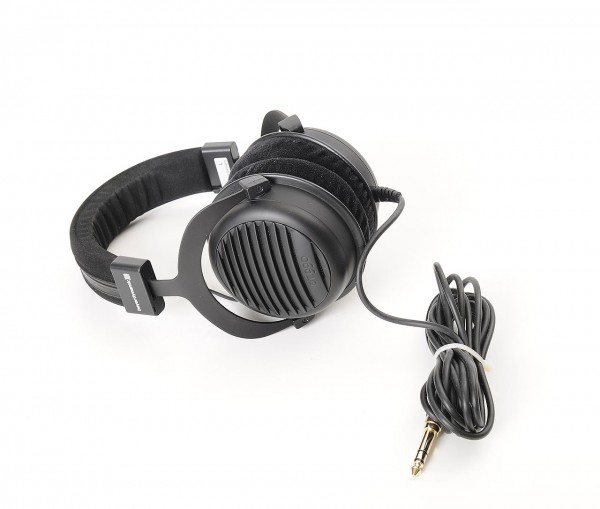 Beyerdynamic DT-990 Black Special Edition headphones
