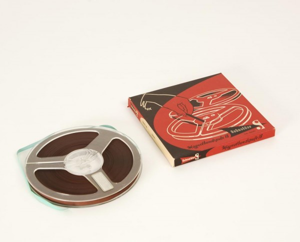 Schneider magnetic tape reel 18 cm plastic reel with tape