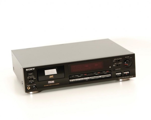 Sony DTC-690