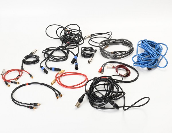 Mixed lot no. 143: Various RCA and XLR cables