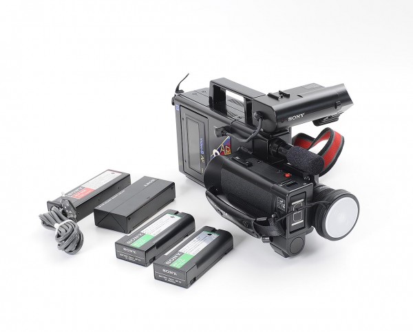 Sony CCD-V8AF-E Video 8 Kamera mit Zubehör