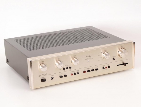 Accuphase E-203