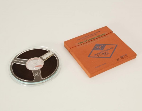Agfa 18er DIN Tonbandspule Kunststoff mit Band + Papp-Archivbox