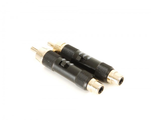 RCA plug with level reduction pair